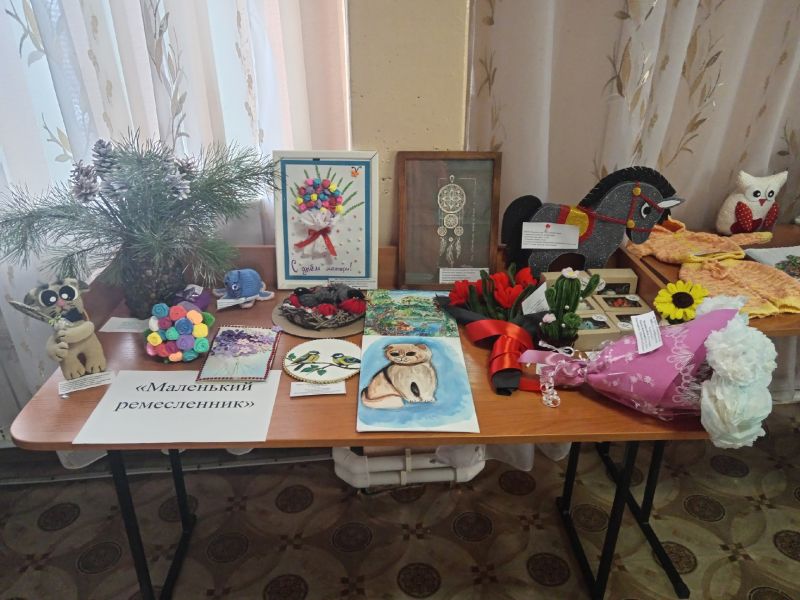 Выставка-конкурс, посвященная международному Дню матери